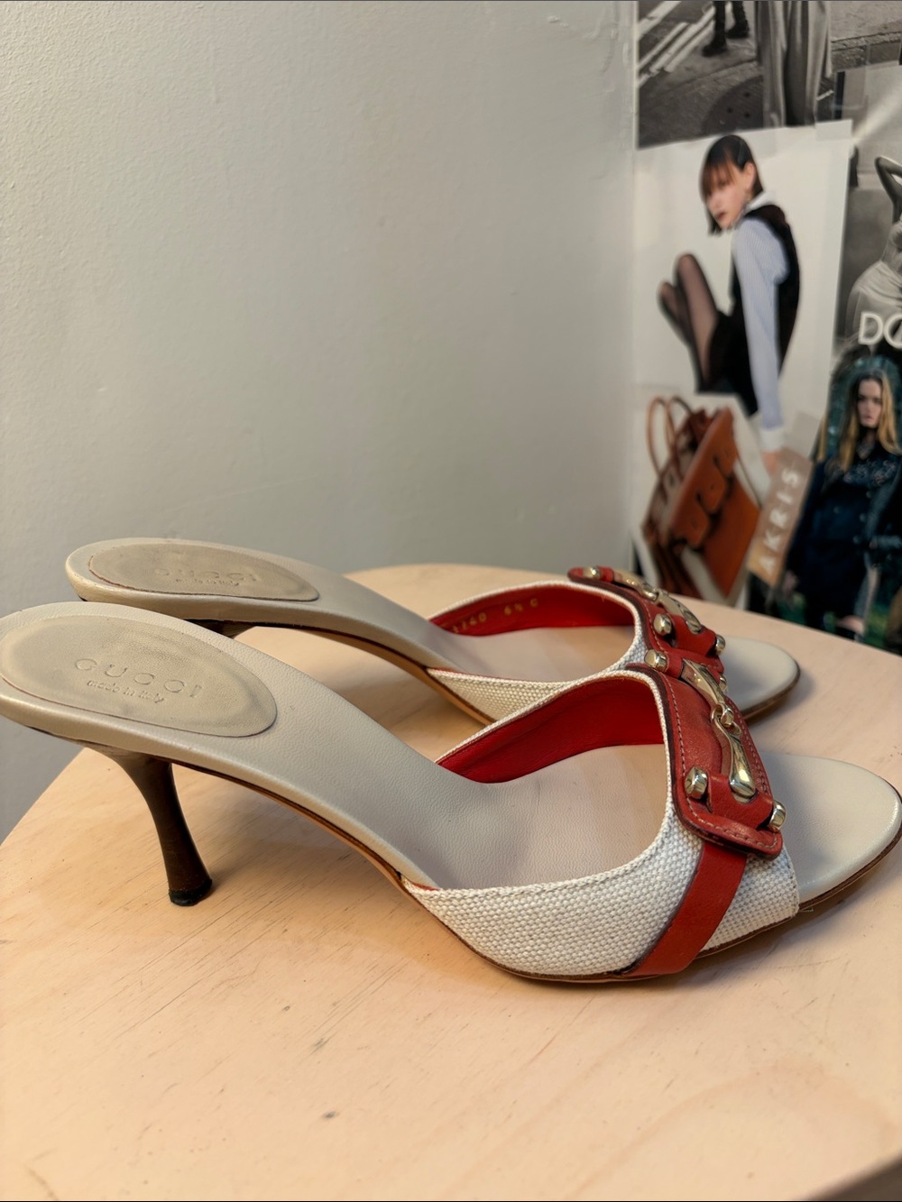 Gucci White Canvas and Red Leather Horsebit Slide Heels - Picture 4 of 7